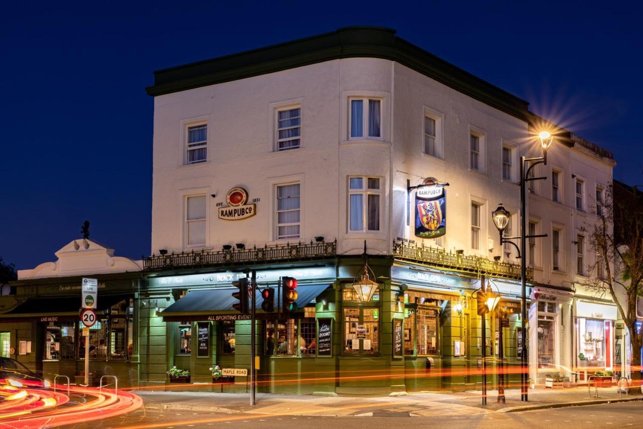 Black Lion Surbiton Exteriör bild
